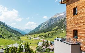 Hotel Mondschein Chalet Stuben am Arlberg Exterior photo