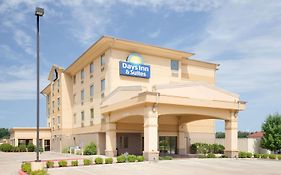 Days Inn & Suites By Wyndham Russellville Exterior photo