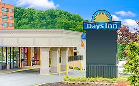 Days Inn By Wyndham Towson Exterior photo