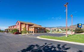 Comfort Inn & Suites Cedar Stadt Exterior photo