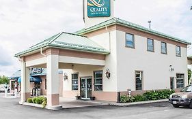 Quality Inn & Suites 1000 Islands Gananoque Exterior photo