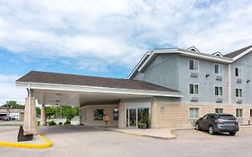 Super 8 by Wyndham Winnipeg West Exterior photo