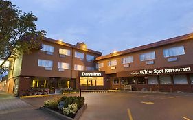 Days Inn By Wyndham Terrace Exterior photo