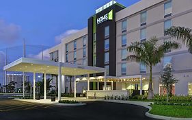 Home2 Suites By Hilton West Palm Beach Airport Exterior photo