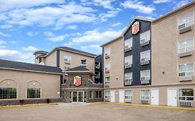 Hotel Super 8 By Wyndham Grande Prairie Exterior photo