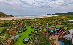 Grajagan Surf Resort Ilha do Mel Exterior photo