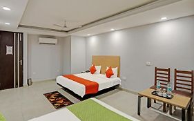 Hotel Red Coral By F9 Hotels Neu-Delhi Exterior photo