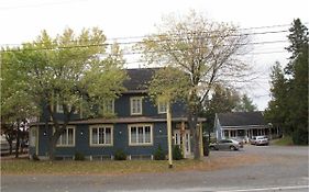 hôtel Fleurs Karaïbes Saint-Alexandre-de-Kamouraska Exterior photo