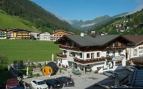 Hotel Tristkogel Saalbach Exterior photo