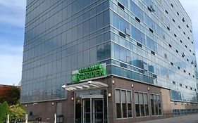 Hotel Wyndham Garden Long Island City New York Exterior photo