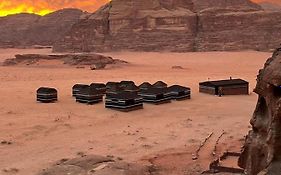 Hotel Bedouin Host Camp& With Tour Wadi Rum Exterior photo