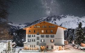 Hotel Alpensonne - Panoramazimmer & Restaurant Arosa Exterior photo