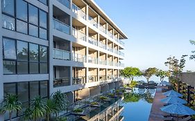 Golden Tulip Pattaya Beach Resort Exterior photo