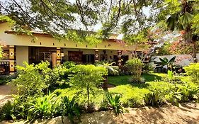 Hotel Casa Sinkinling Gambia Serrekunda Exterior photo