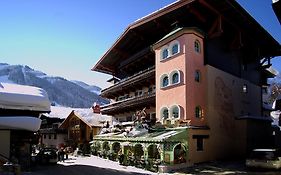 Hotel Bauer Saalbach Exterior photo