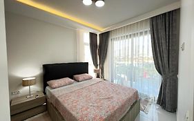 Ferienwohnung Apartament Vozle Caspian Biznes Centr Baku Exterior photo