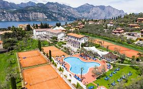 Club Hotel Olivi - Tennis Center Malcesine Exterior photo