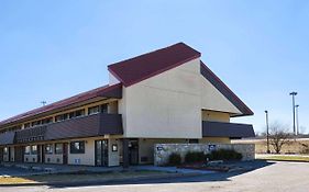 Travelodge By Wyndham Peoria Exterior photo