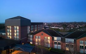 Delta Hotels By Marriott Heathrow Windsor Exterior photo