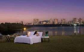 Hotel The Westin Mumbai Powai Lake Exterior photo