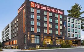 Hilton Garden Inn Seattle Airport SeaTac Exterior photo