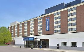 Mercure London Gatwick Airport Horley Exterior photo