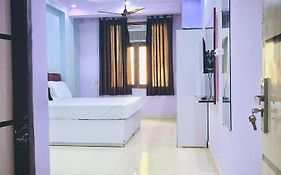 Hotel Raaso Inn Laxmi Nagar By The Arrow Neu-Delhi Exterior photo
