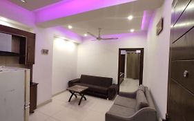 Ferienwohnung New & Elegant 1Br Flat For Families,Tourists,4K Netflix,Wifi,E11 Markaz Islamabad Exterior photo