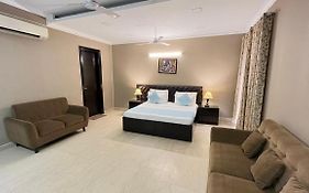 Hotel Abode Residency Safdarjung Enclave Near U S Embassy Delhi Neu-Delhi Exterior photo