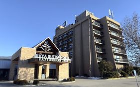 Hotel Divya Sutra Plaza And Conference Centre, Vernon, Bc Exterior photo