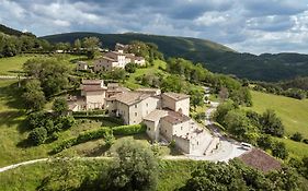 Gasthaus Borgo Di Gallano Valtopina Exterior photo