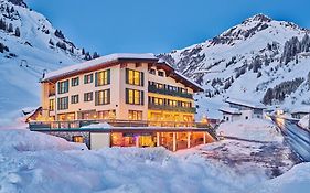 Hotel Arlberg Stuben Stuben am Arlberg Exterior photo