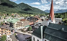 Krumers Post Hotel&Spa Seefeld in Tirol Exterior photo