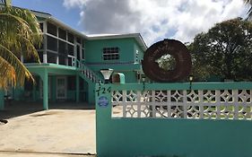 Bamboleo Inn Belize Ladyville Exterior photo