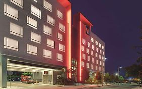 Hotel Radisson Red Miami Airport Exterior photo