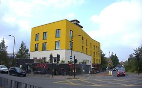 Abbey Point Hotel Wembley Exterior photo