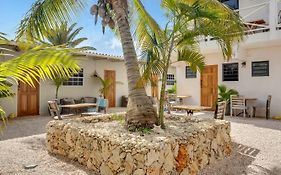 Hotel The Hut Bonaire Playa Exterior photo