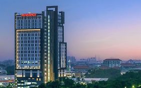 Hotel Movenpick Surabaya City Exterior photo