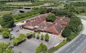 Hotel Doubletree By Hilton Newbury North Exterior photo