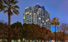 Hilton Los Angeles North-Glendale & Executive Meeting Center Exterior photo