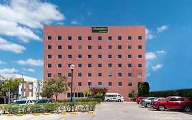 Hotel City Express Junior By Marriott Merida Altabrisa Exterior photo