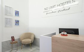 Hostel No Limit Barcelona Central Exterior photo