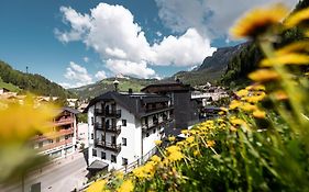 Stella Hotel - My Dolomites Experience Wolkenstein in Gröden Exterior photo
