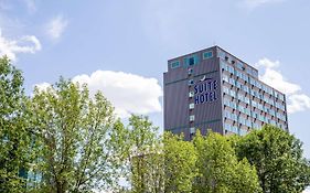 Campus Tower Suite Hotel Edmonton Exterior photo