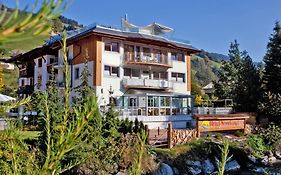 Hotel Sonnberg Saalbach Exterior photo