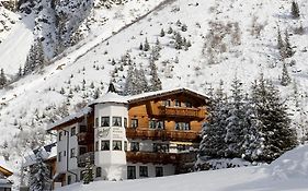 Hotel Almhof-Reithof Pitztal St. Leonhard im Pitztal Exterior photo