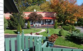 Capricorn Motel Royale 1000 Islands Lansdowne Exterior photo