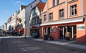 U-Nautic Restaurant & Pension Waren  Exterior photo