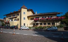 Hotel Gasthof Zur Sonne Lajen Exterior photo