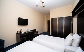 14 Floor Hotel Erivan Room photo